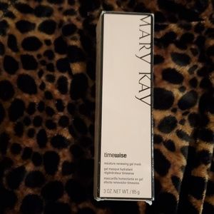 Moisture renewing gel mask